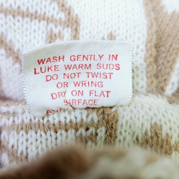 Vintage BETMAR New York Cream Tan Long Scarf Wrinkle Resistant Thick Durable - Picture 5 of 6